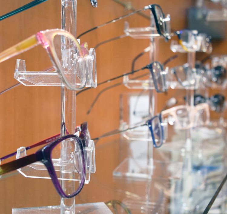 Friendly, Relatable Eye Doctors in Ontario Friendly, Relatable Eye Doctors in Ontario